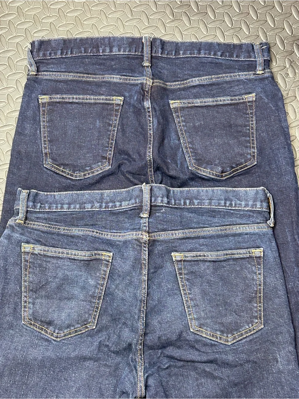 (2) Mens Old Navy Dark Blue jeans Relaxed Slim Tapered 34x32